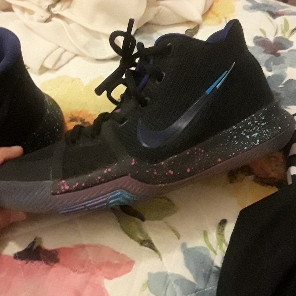 Nike shoes - Picture 2 of 7